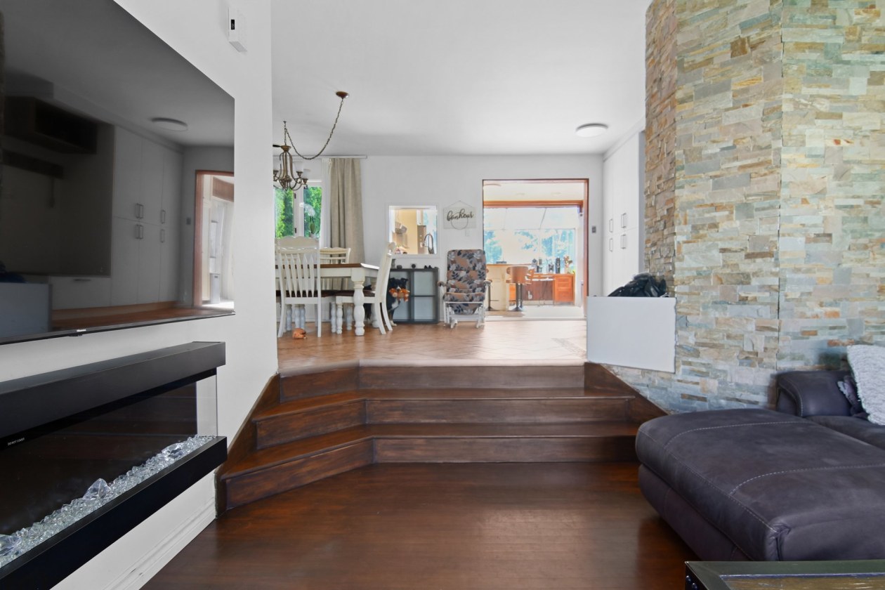 Salon — 2321, Rg St-Pierre, Saguenay (Chicoutimi), G7H0E2, Saguenay (Chicoutimi)