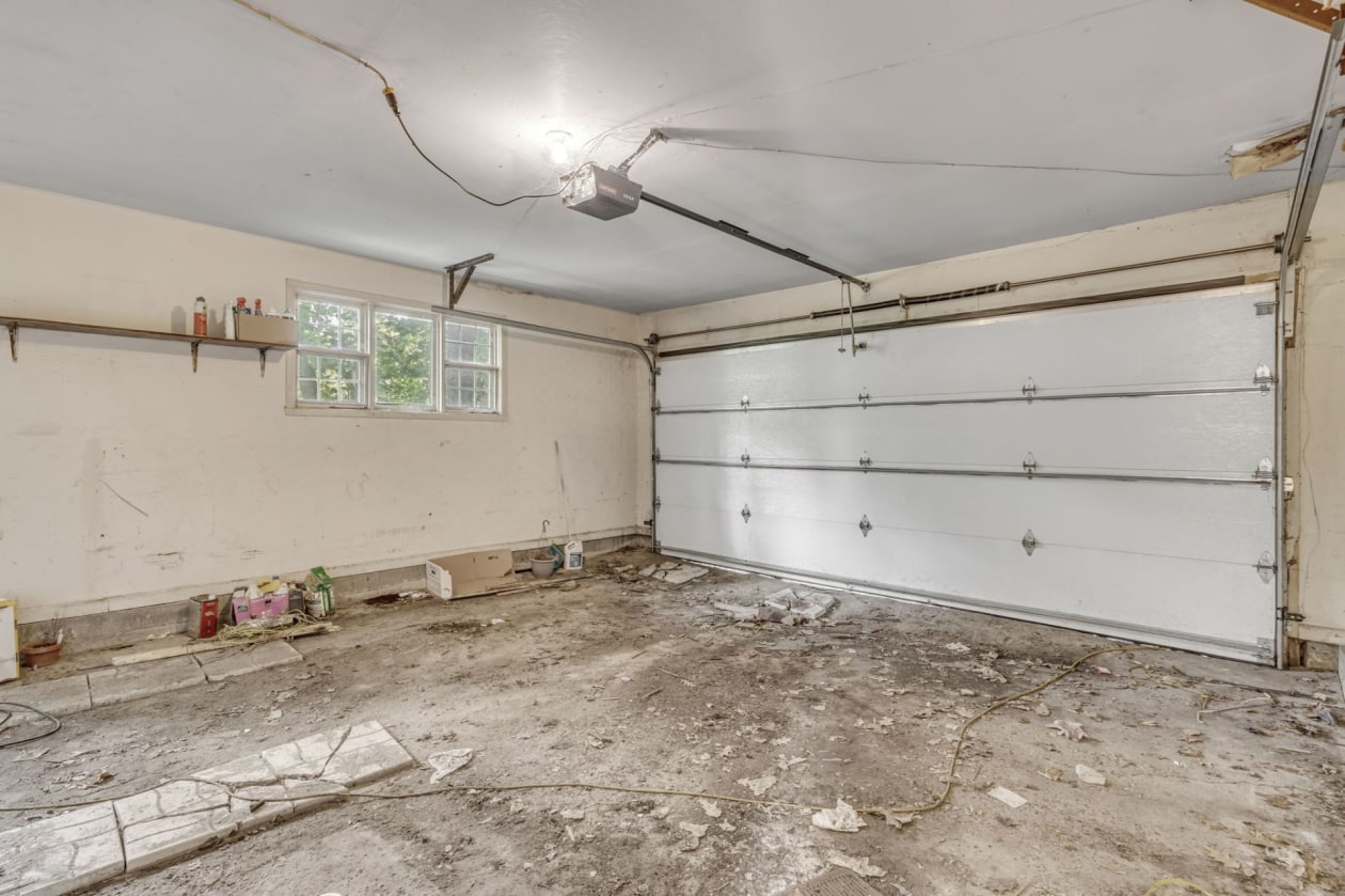 Garage — 1359, Av. Gaspard-Fauteux, Québec (Sainte-Foy/Sillery/Cap-Rouge), G1T2E1, Québec (Sainte-Foy/Sillery/Cap-Rouge)