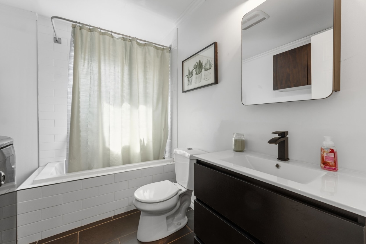 Salle de bains — 408, Mtée Morel, Sainte-Anne-des-Plaines, J5N2T9, Sainte-Anne-des-Plaines
