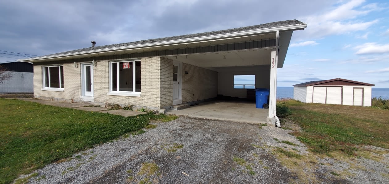 Façade — 702 Boul De Saint-Maurice, Gaspé, G4X 4B8, Gaspé