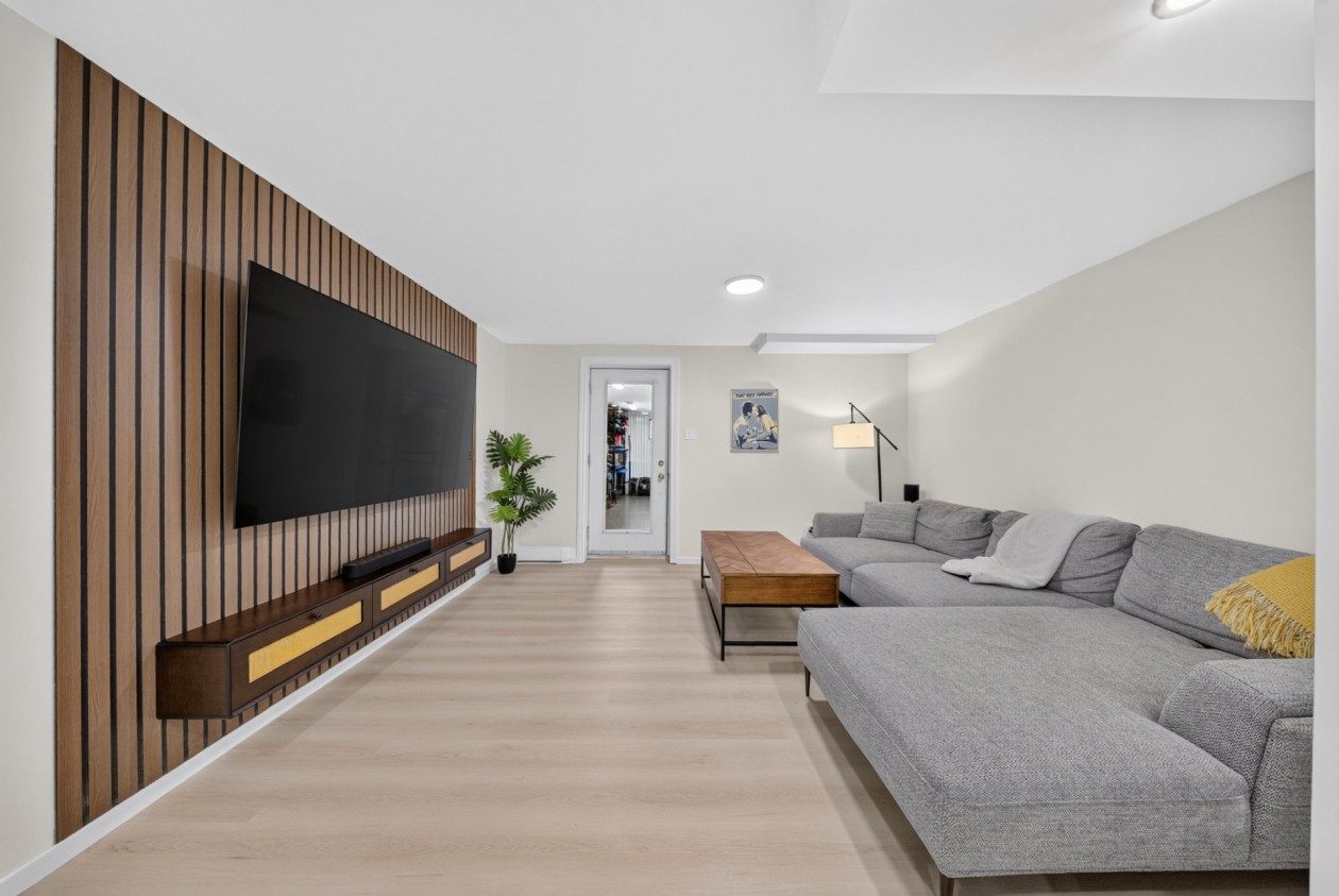 Salle familiale — 8036, 8e Allée, Drummondville, J2A2J5, Drummondville