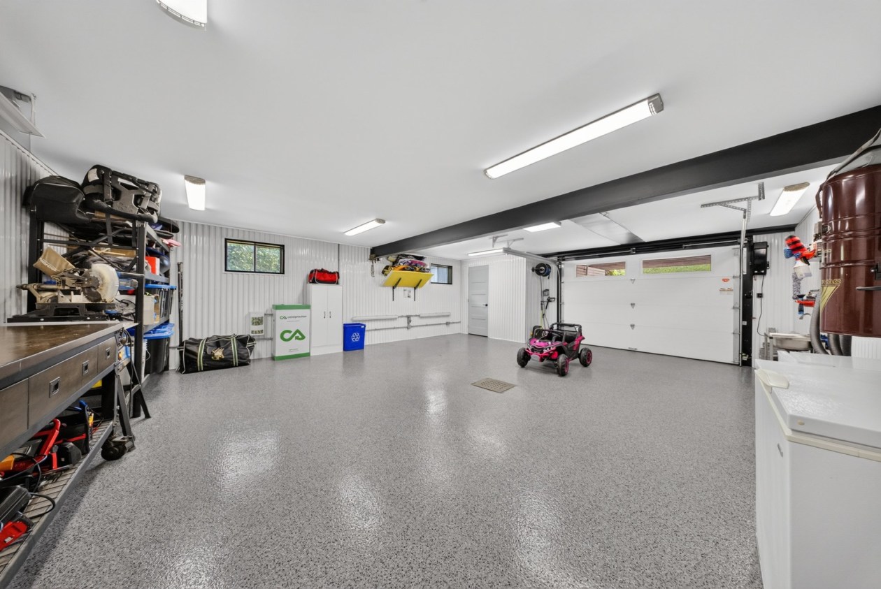 Garage — 8036, 8e Allée, Drummondville, J2A2J5, Drummondville