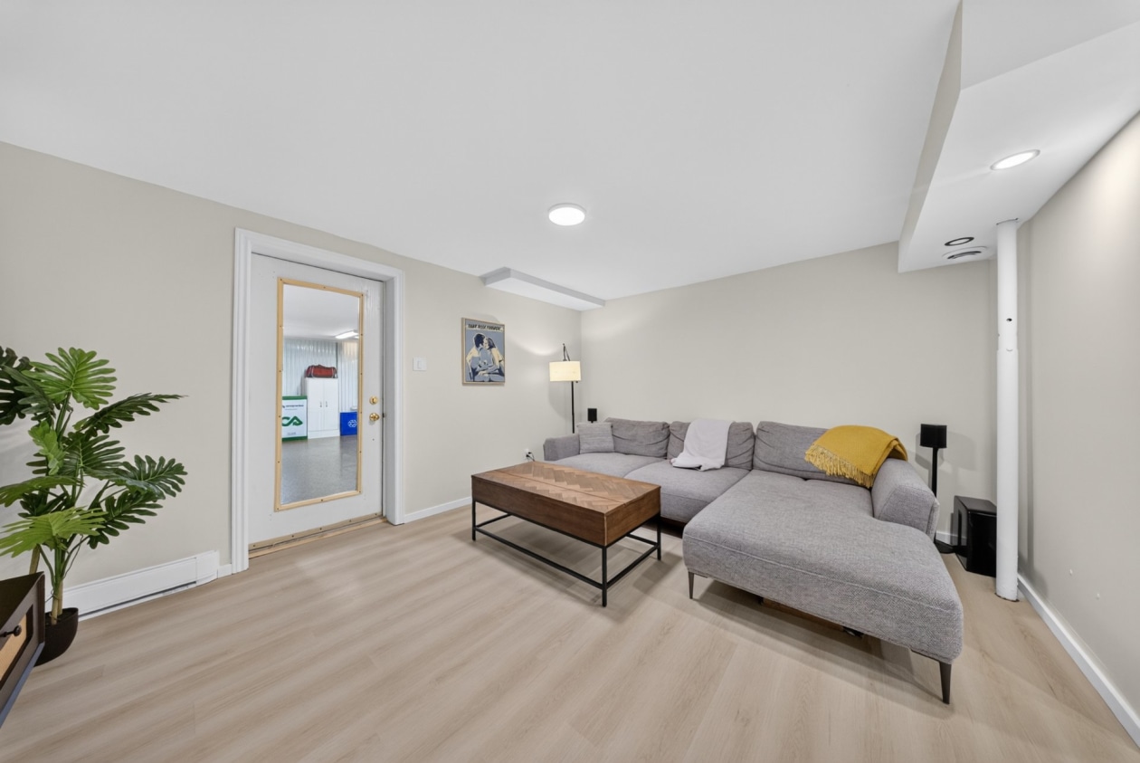 Salle familiale — 8036, 8e Allée, Drummondville, J2A2J5, Drummondville