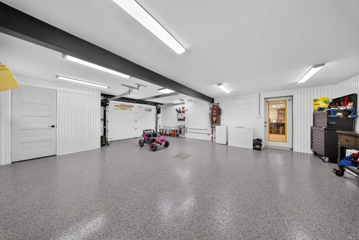 Garage — 8036, 8e Allée, Drummondville, J2A2J5, Drummondville