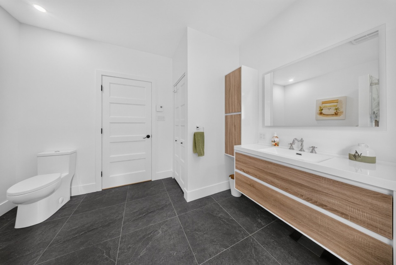Salle de bains — 1711, Ch. Lévesque, Coaticook, J1A2S4, Coaticook