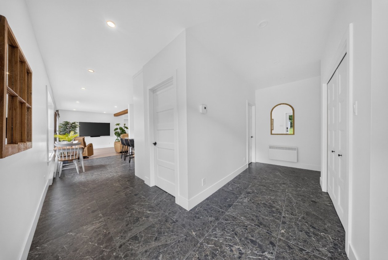 Hall d'entrée — 1711, Ch. Lévesque, Coaticook, J1A2S4, Coaticook