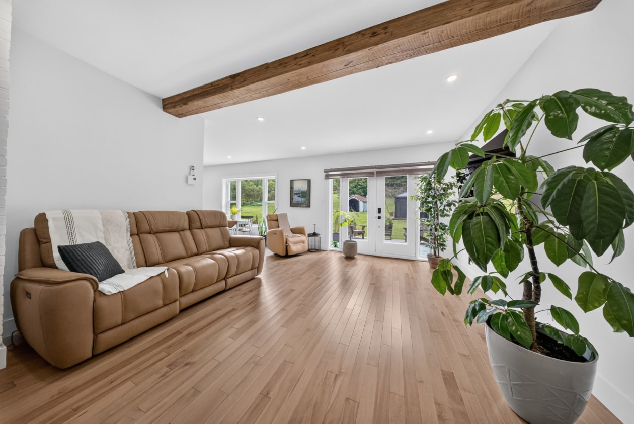 Salon — 1711, Ch. Lévesque, Coaticook, J1A2S4, Coaticook