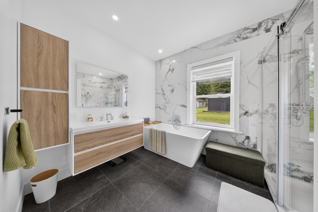 Salle de bains — 1711, Ch. Lévesque, Coaticook, J1A2S4, Coaticook