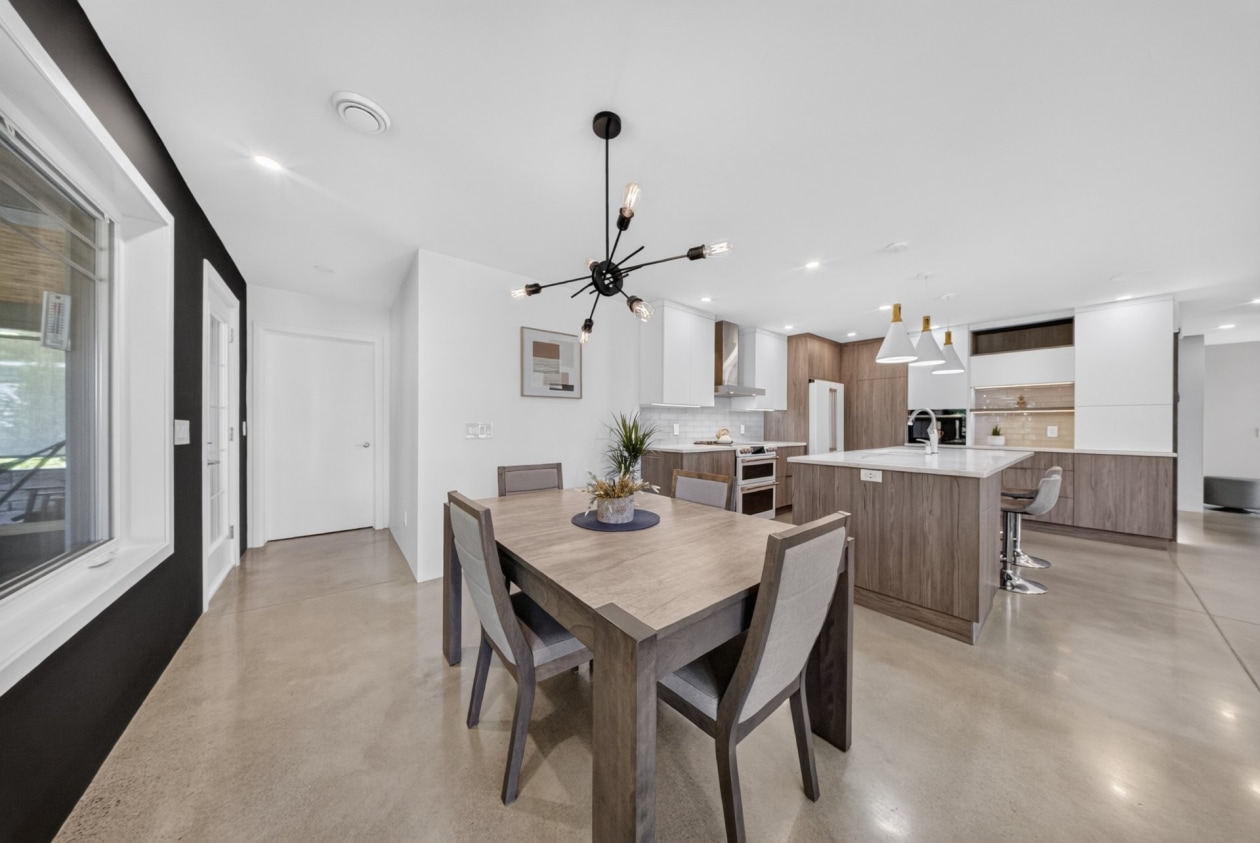 Salle à manger — 490, Av. des Oréades, Magog, J1X0B1, Magog