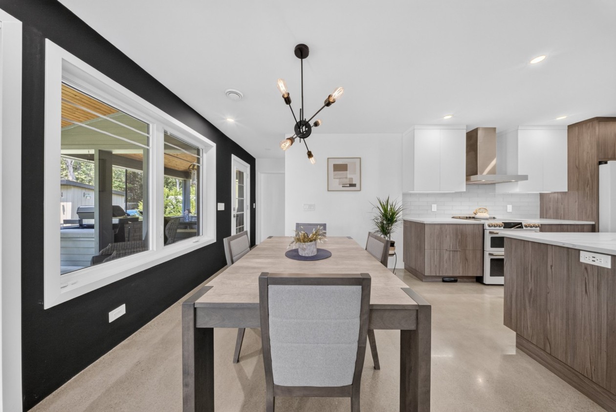 Salle à manger — 490, Av. des Oréades, Magog, J1X0B1, Magog
