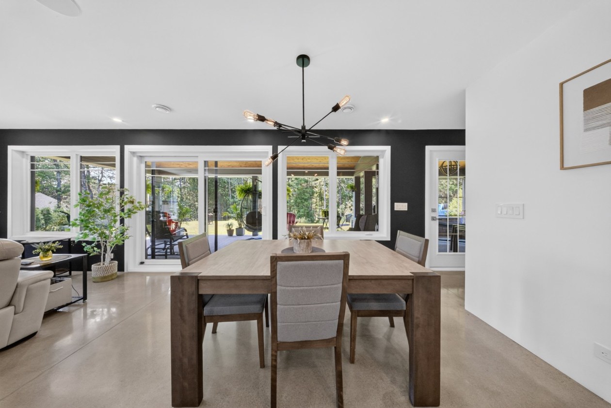 Salle à manger — 490, Av. des Oréades, Magog, J1X0B1, Magog