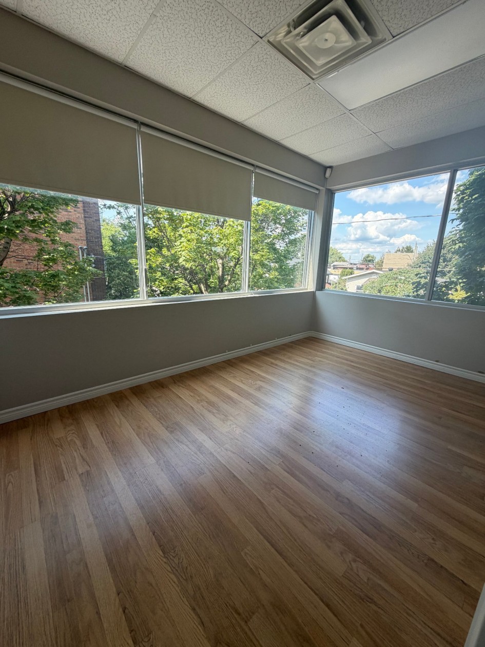 Bureau — 1005 Boul. Curé-Poirier O., Longueuil