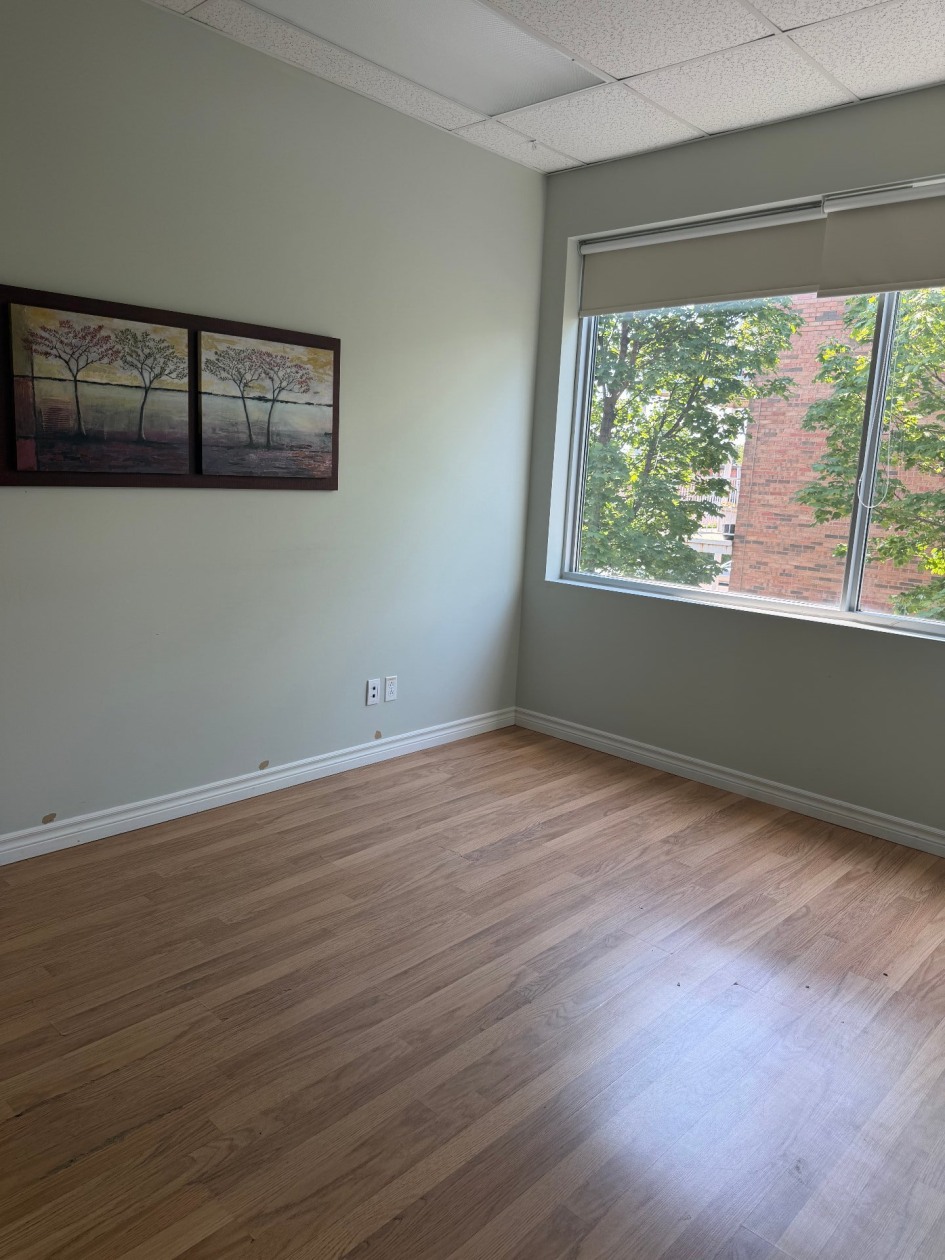 Bureau — 1005 Boul. Curé-Poirier O., Longueuil
