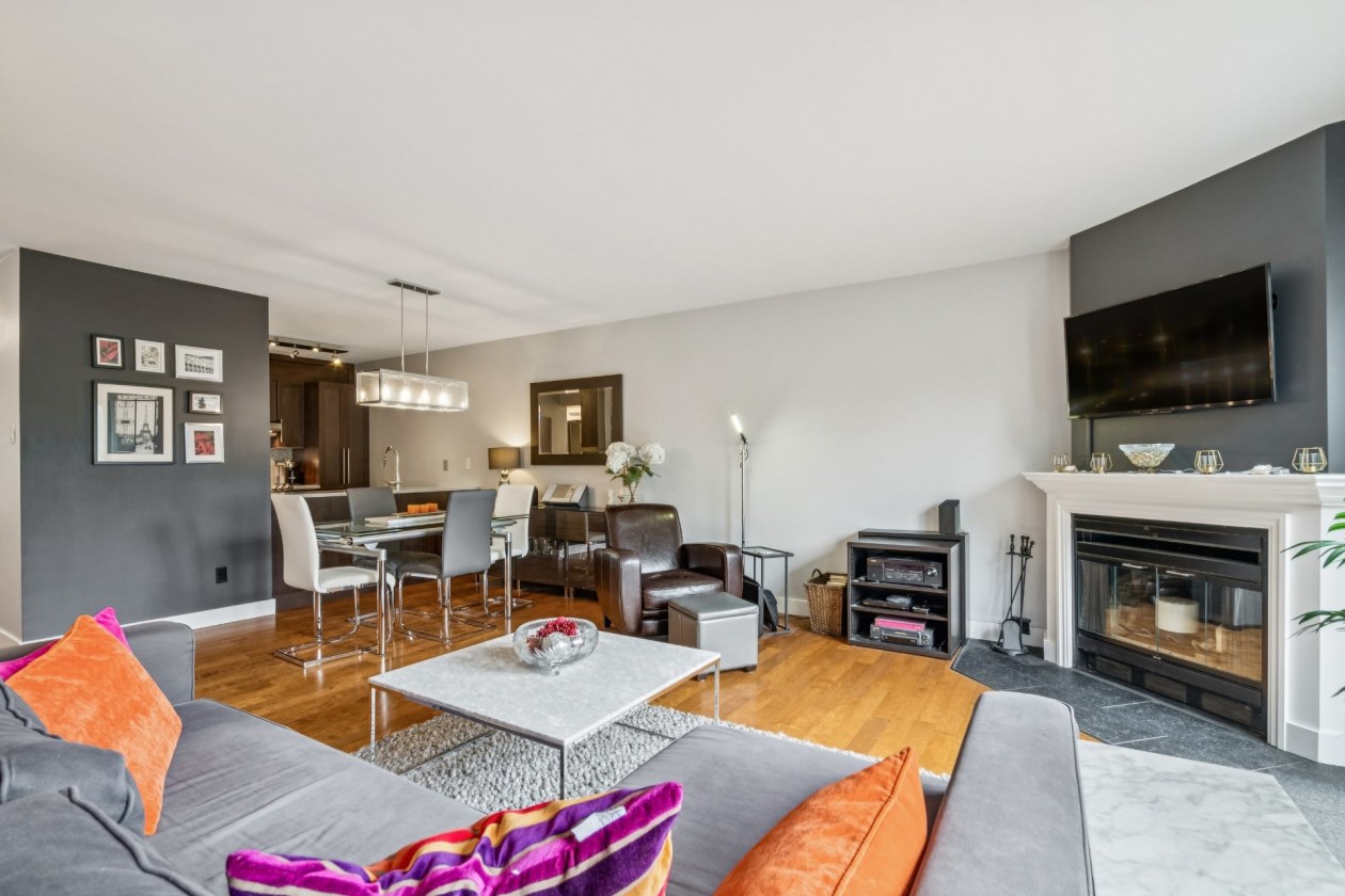 Salon — 659, Tsse du Ruisseau, 202, Montréal (Lachine), H8T3L7, Montréal (Lachine)