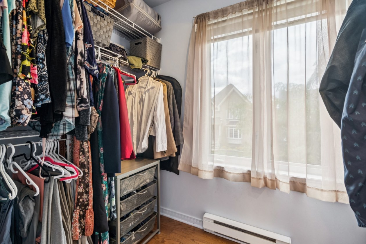 Penderie — 332, Rue Hector, Laval (Fabreville), H7P5T3, Laval (Fabreville)