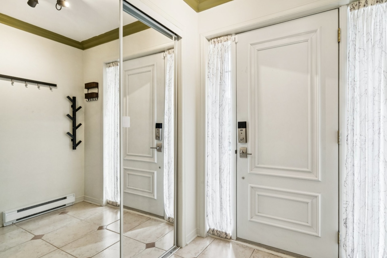Hall d'entrée — 332, Rue Hector, Laval (Fabreville), H7P5T3, Laval (Fabreville)