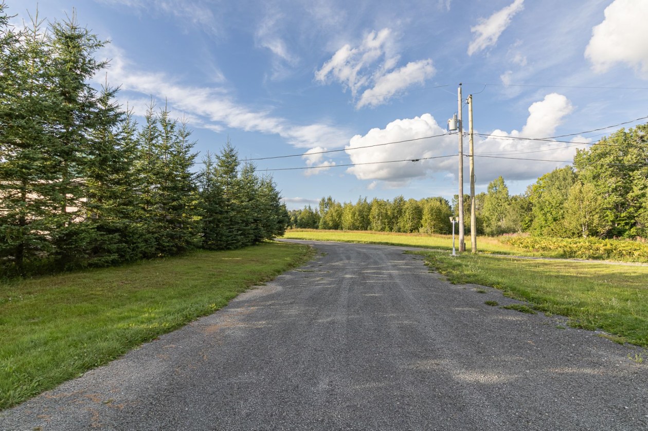 Entrée extérieure — 5, Ch. du Lac-Hudon, Saint-Marcellin, G0K1R0, Saint-Marcellin
