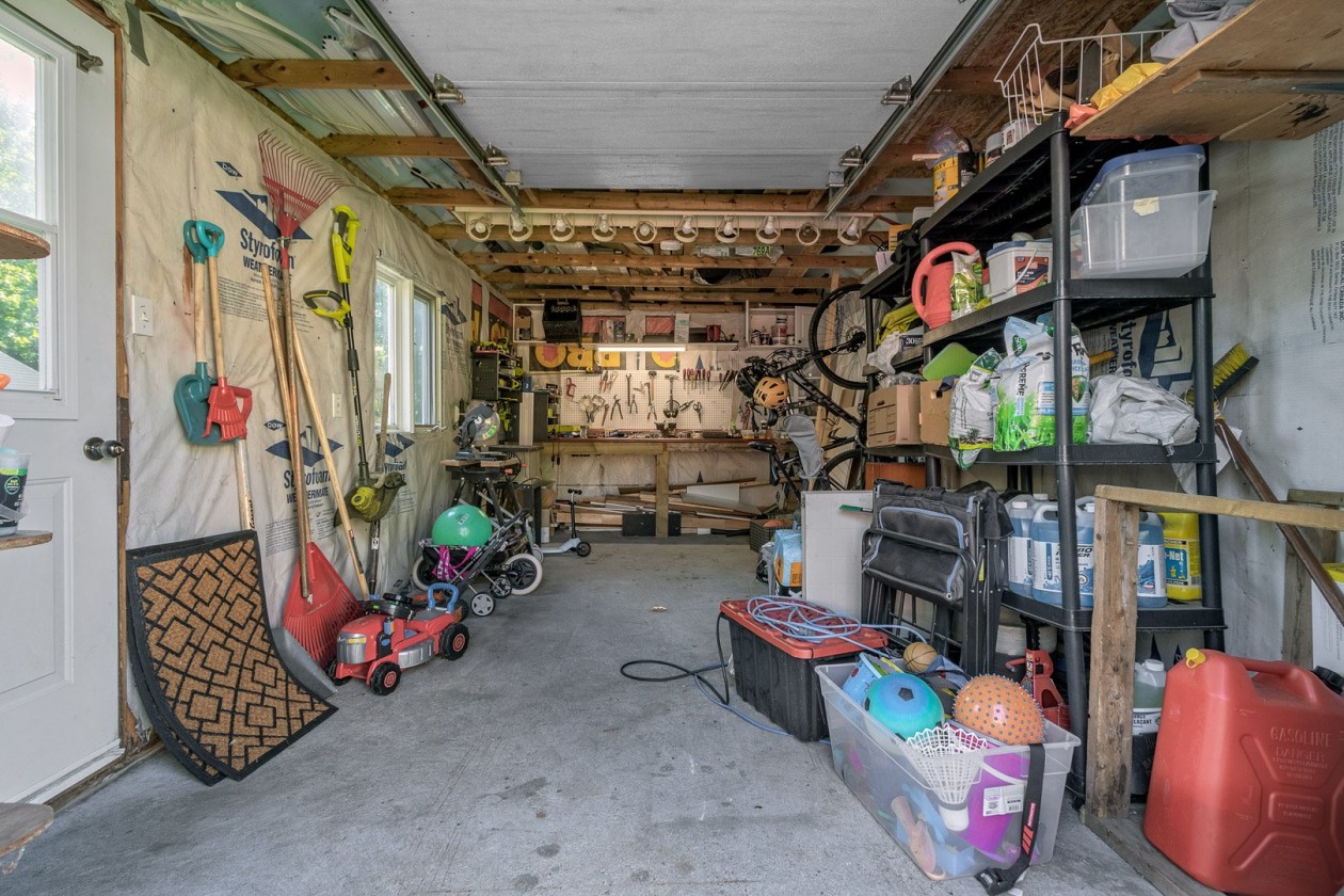 Garage — 350, Rue Delage, Québec (La Haute-Saint-Charles), G3G1H6, Québec (La Haute-Saint-Charles)
