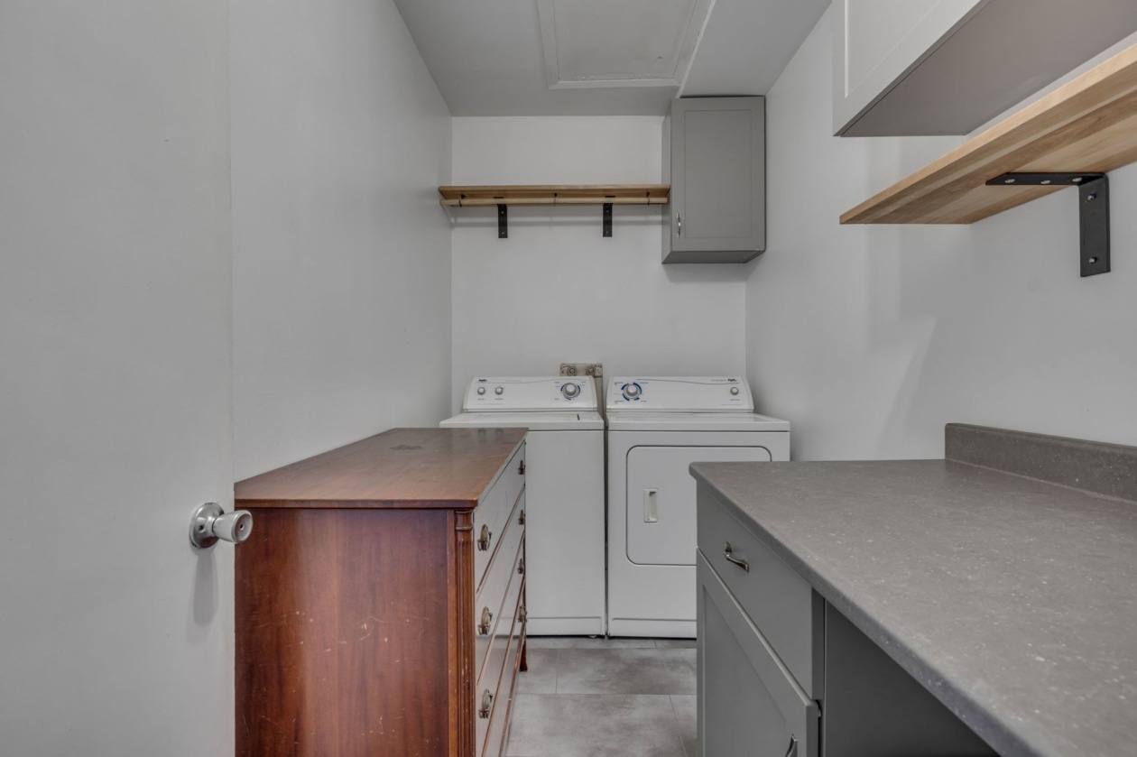 Salle de lavage — 5221, Rue St-Georges, Lévis (Desjardins), G6V4P1, Lévis (Desjardins)