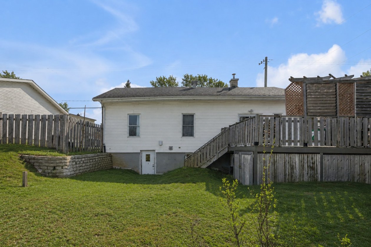 Cour — 5221, Rue St-Georges, Lévis (Desjardins), G6V4P1, Lévis (Desjardins)