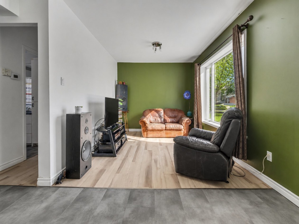 Salon — 5221, Rue St-Georges, Lévis (Desjardins), G6V4P1, Lévis (Desjardins)
