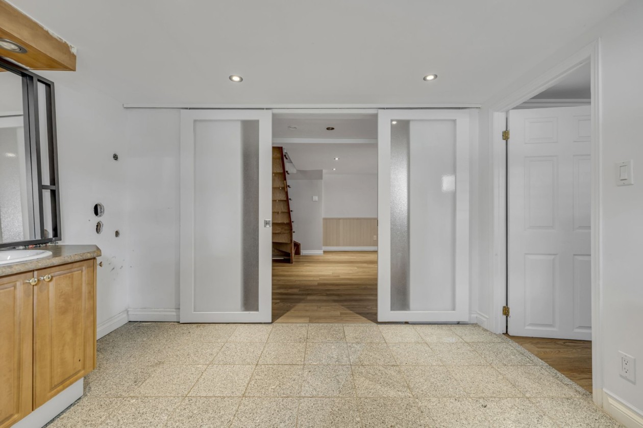 Salle de bains — 3501 - 3503, Boul. Monseigneur-Gauthier, Québec (Beauport), G1E2X1, Québec (Beauport)
