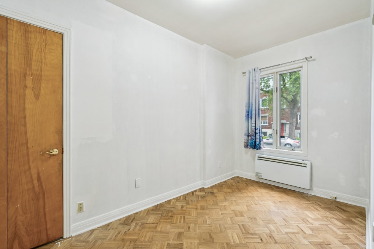 Chambre à coucher — 1570 - 1572 Rue De Sève, Montréal