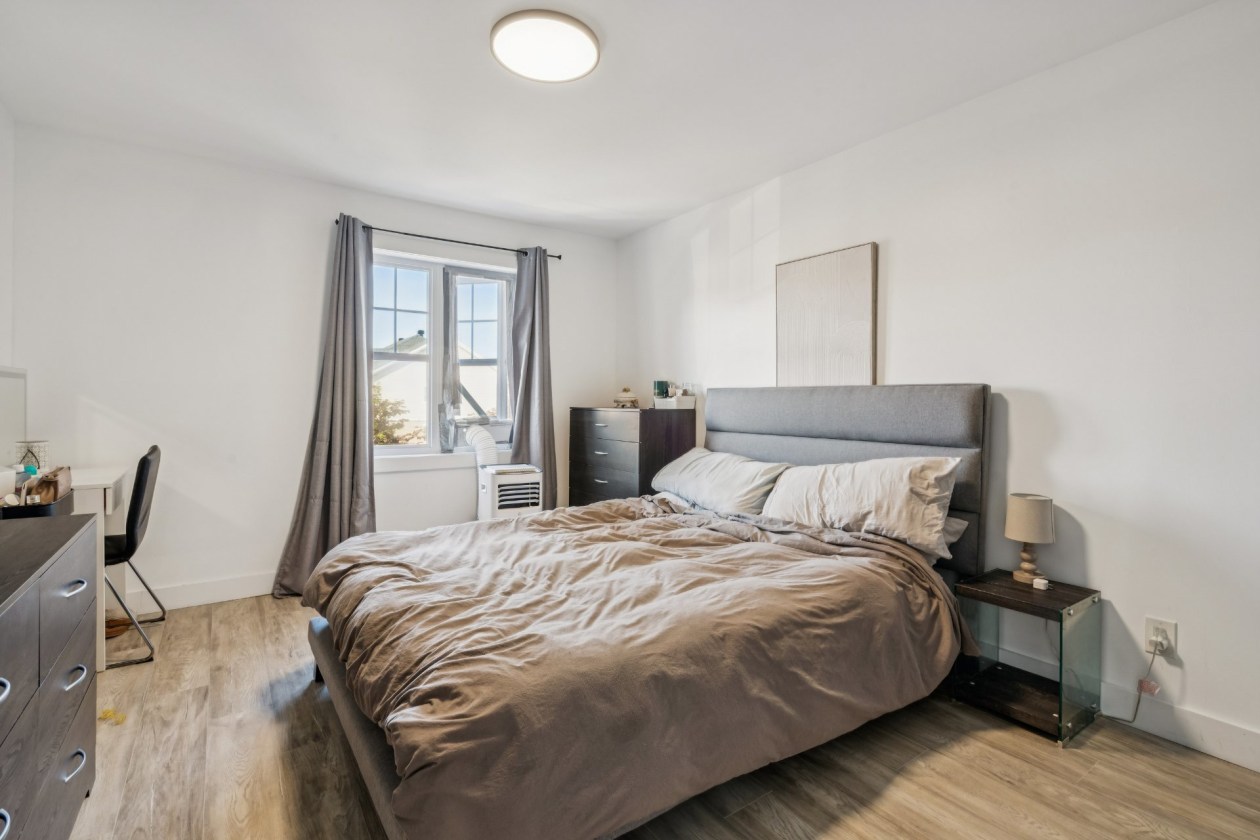 Chambre à coucher — 1610 - 1614 Rue de l'Émeraude, Terrebonne