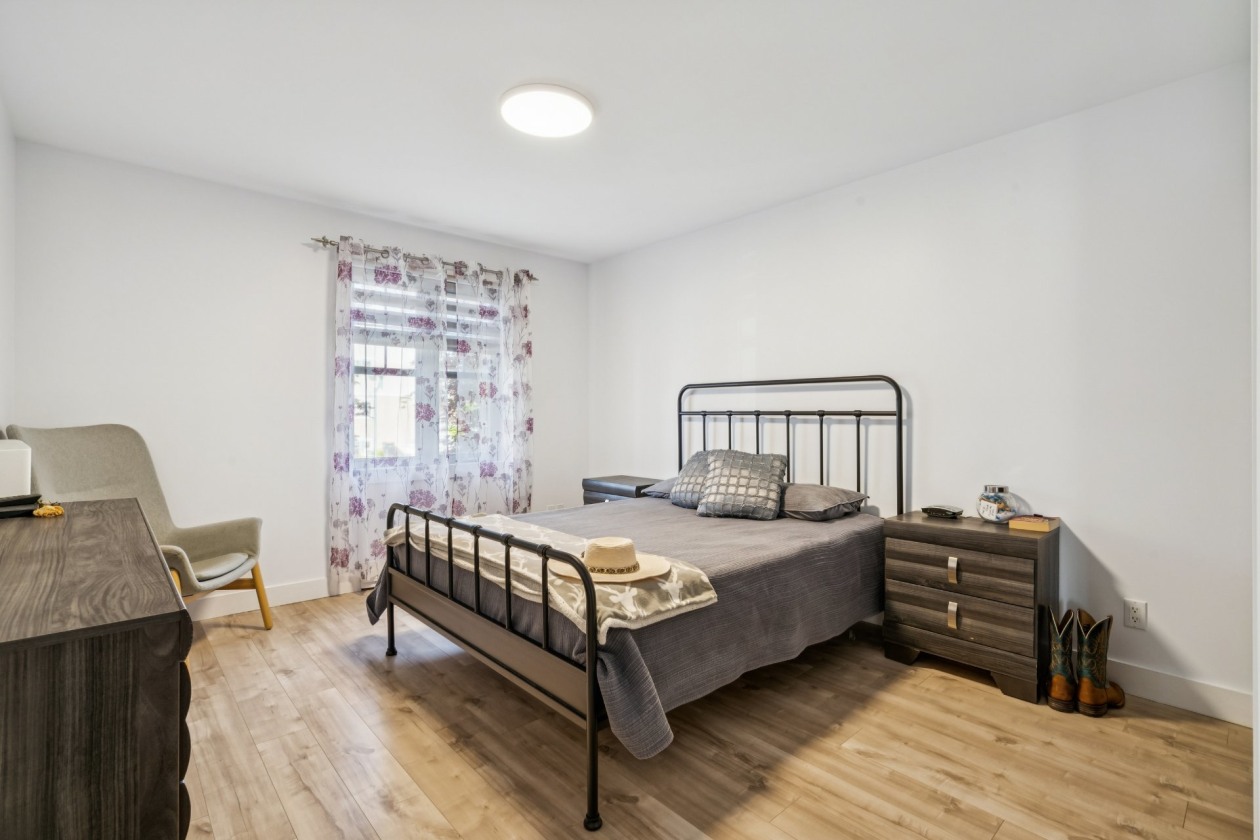 Chambre à coucher — 1610 - 1614 Rue de l'Émeraude, Terrebonne