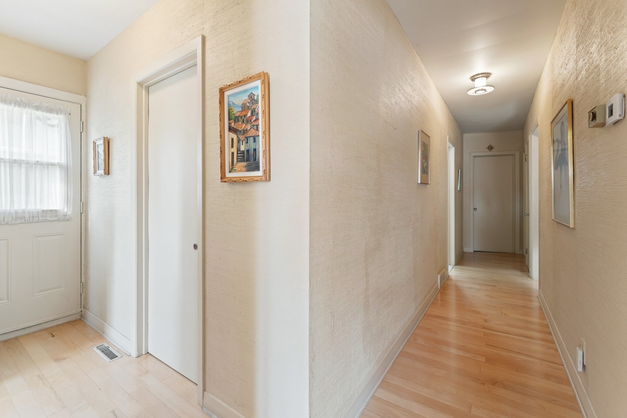 Corridor — 380, Rue Cartier, Granby, J2G5B2, Granby