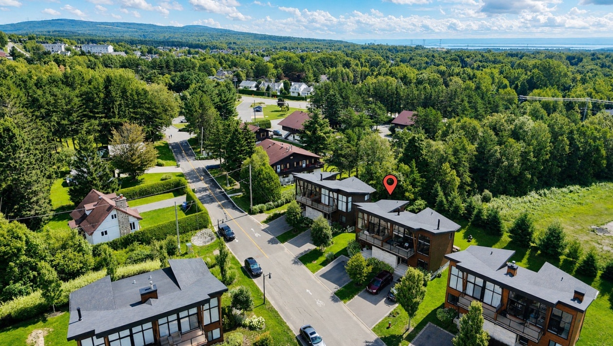 Photo 3 — 1742, Av. Royale, Saint-Ferréol-les-Neiges, G0A3R0, Saint-Ferréol-les-Neiges