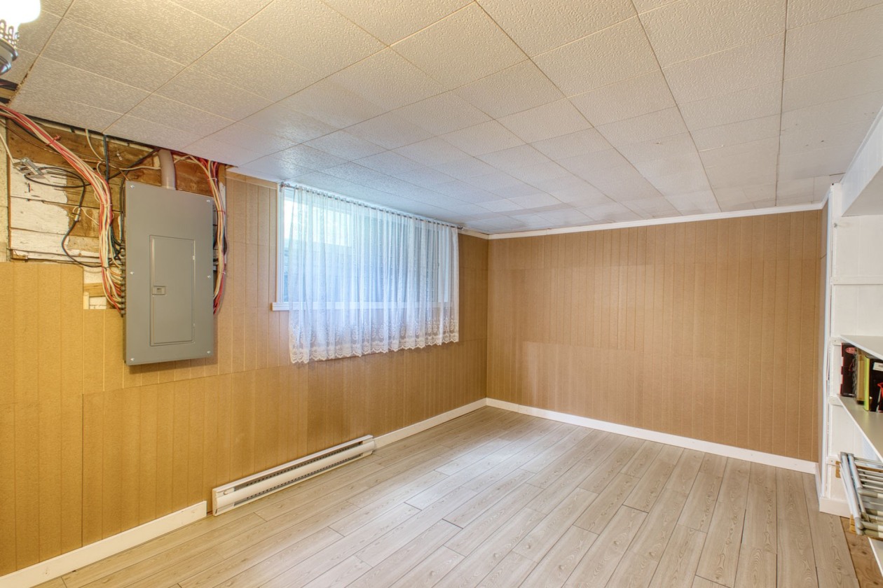 Bureau — 551, Rue La Fontaine, Sherbrooke (Fleurimont), J1G1G4, Sherbrooke (Fleurimont)