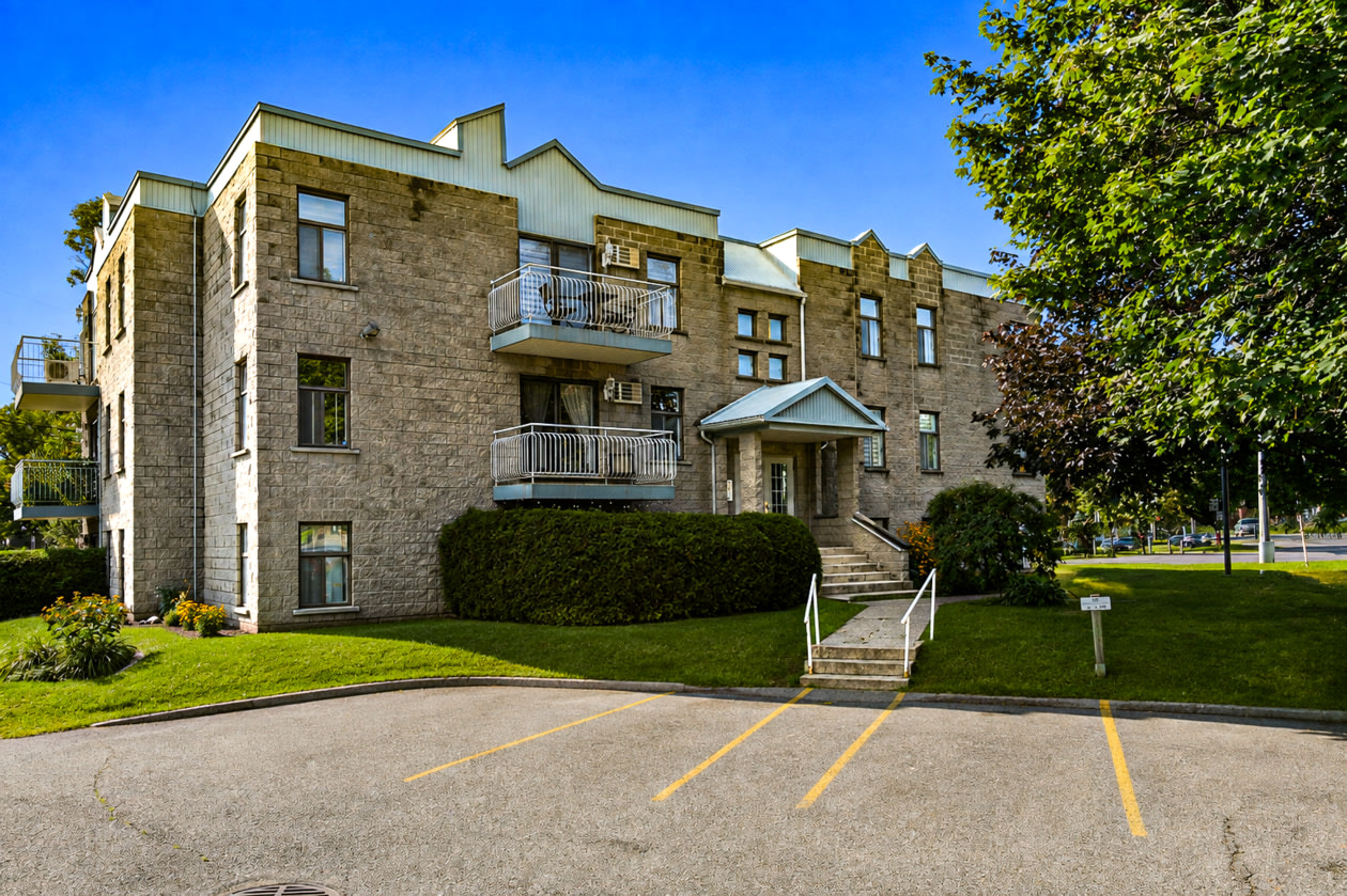 Vue d'ensemble — 304-696 Montée Montrougeau, 304, Laval, H7P 5L1, Laval