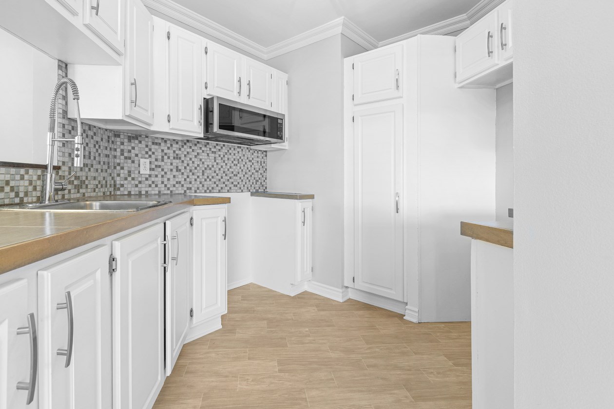 Cuisine — 304-696 Montée Montrougeau, 304, Laval, H7P 5L1, Laval