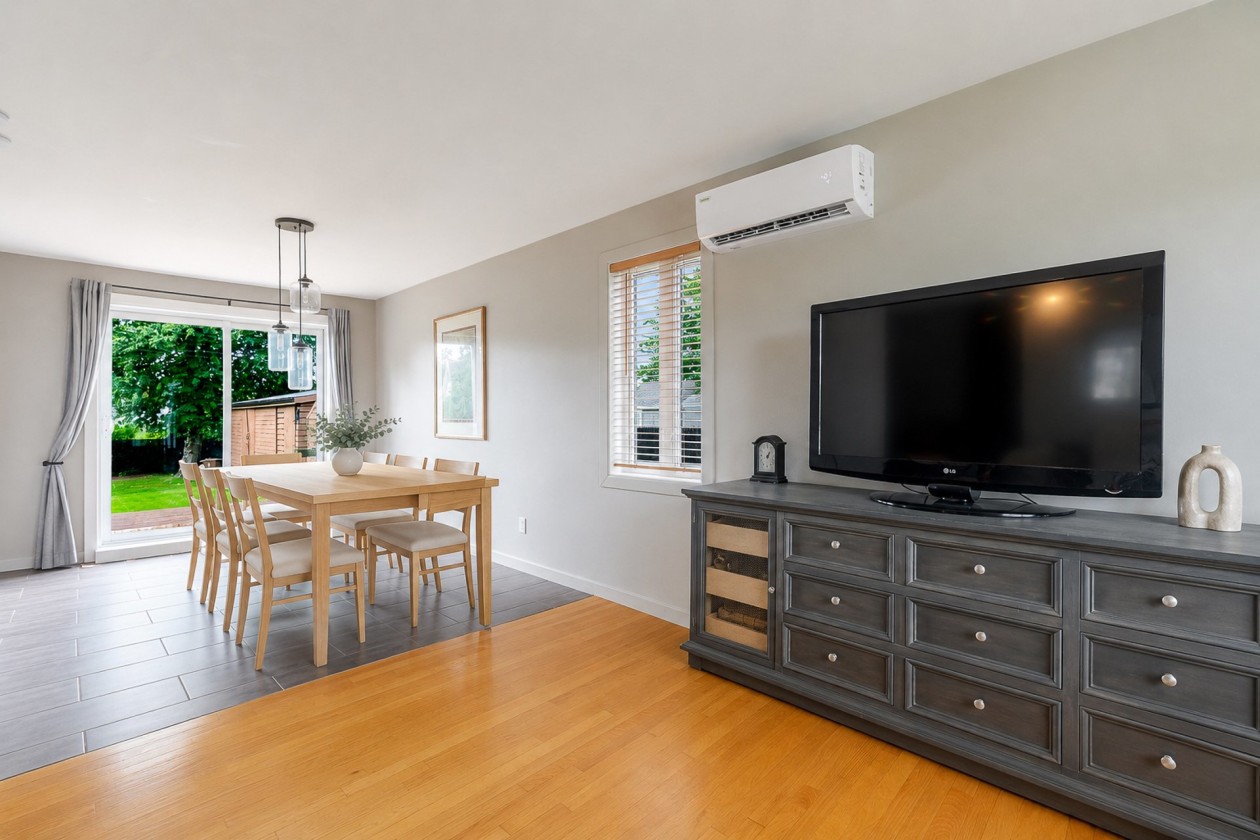 Salon — 12, Rue Juchereau, Sainte-Catherine-de-la-Jacques-Cartier, G3N0Z4, Sainte-Catherine-de-la-Jacques-Cartier