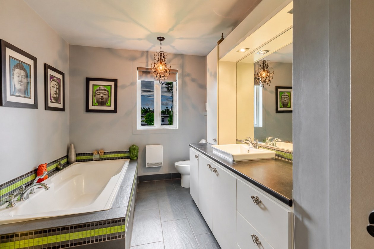 Salle de bains — 12, Rue Juchereau, Sainte-Catherine-de-la-Jacques-Cartier, G3N0Z4, Sainte-Catherine-de-la-Jacques-Cartier