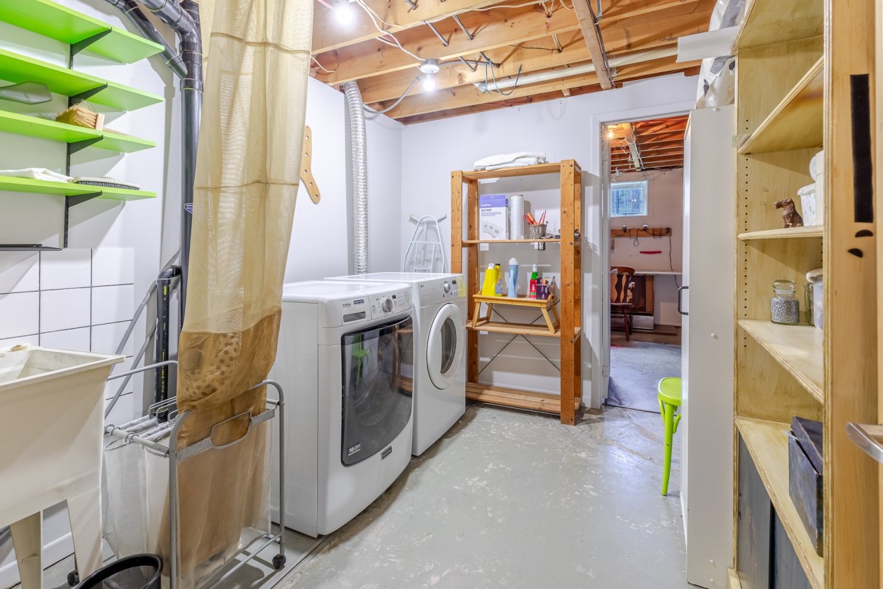 Salle de lavage — 12, Rue Juchereau, Sainte-Catherine-de-la-Jacques-Cartier, G3N0Z4, Sainte-Catherine-de-la-Jacques-Cartier