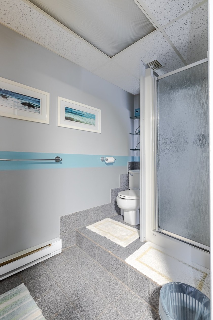 Salle de bains — 12, Rue Juchereau, Sainte-Catherine-de-la-Jacques-Cartier, G3N0Z4, Sainte-Catherine-de-la-Jacques-Cartier