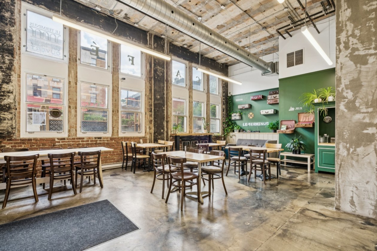 Salle à manger — 755 Rue Berri, Montréal
