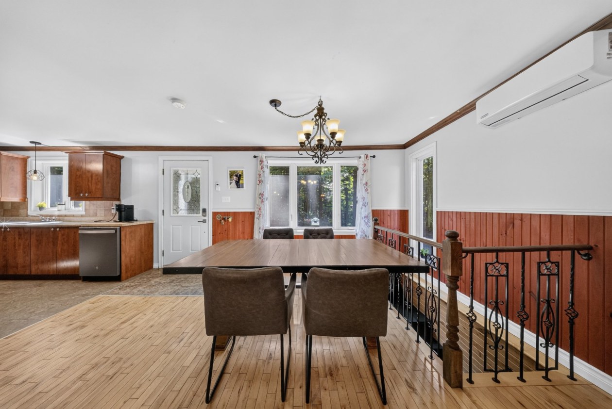 Salle à manger — 2321, 4e Rang, Saint-Hugues, J0H1N0, Saint-Hugues