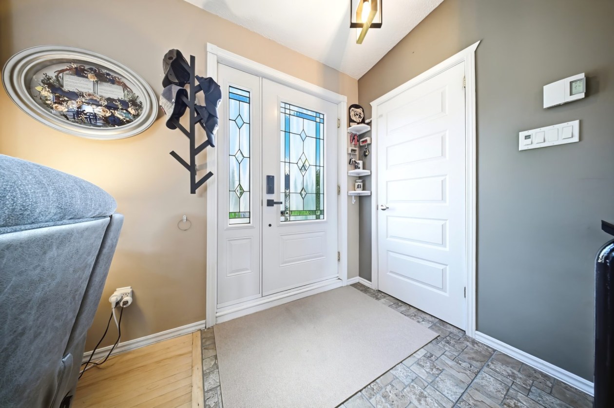 Hall d'entrée — 1718, Rue des Hérons, Saguenay (Chicoutimi), G7H7M5, Saguenay (Chicoutimi)