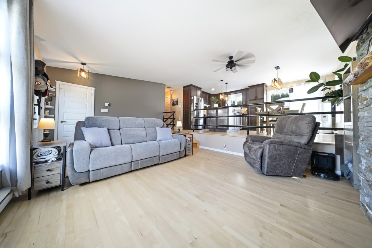 Salon — 1718, Rue des Hérons, Saguenay (Chicoutimi), G7H7M5, Saguenay (Chicoutimi)