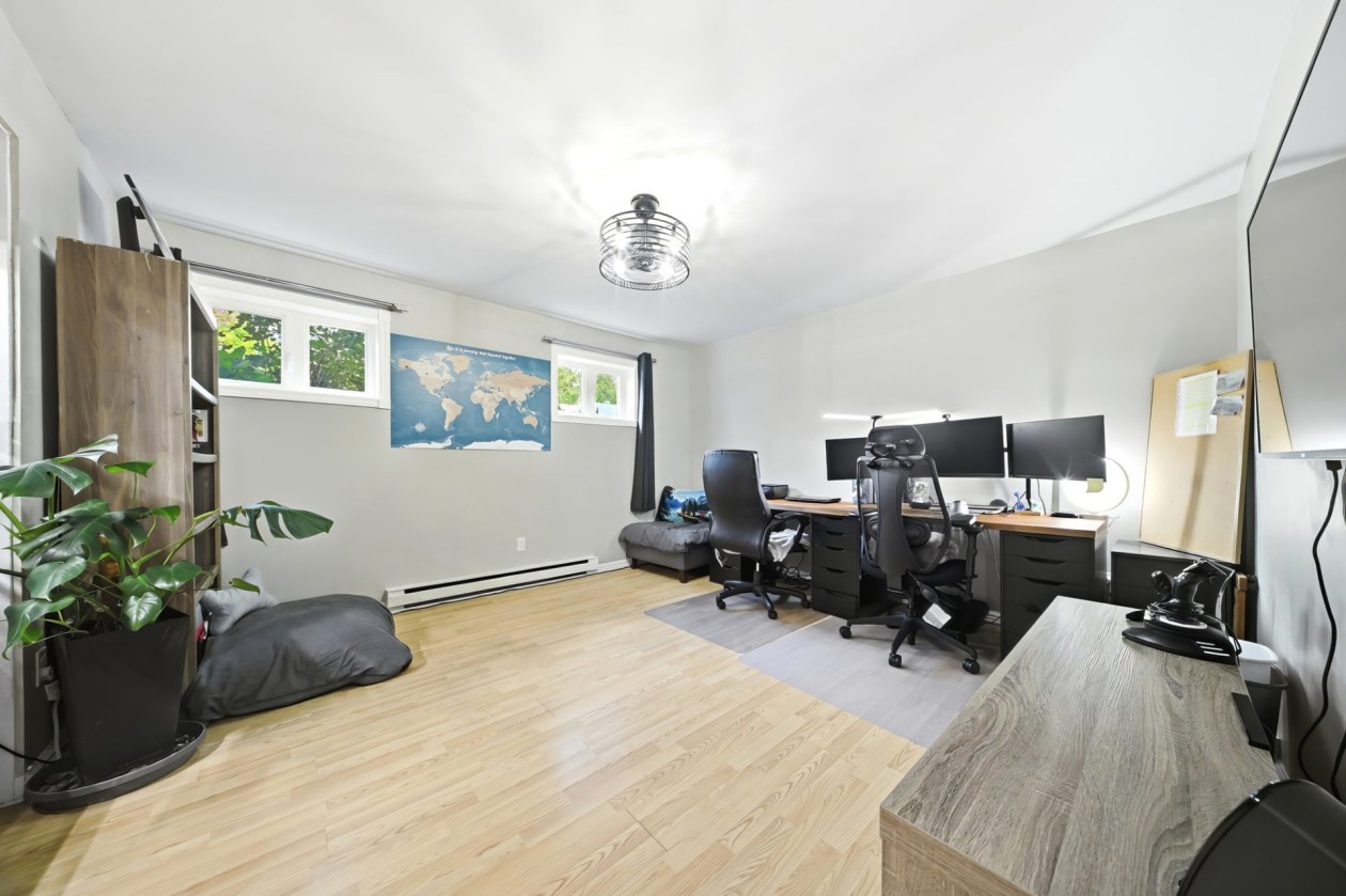 Bureau — 1718, Rue des Hérons, Saguenay (Chicoutimi), G7H7M5, Saguenay (Chicoutimi)