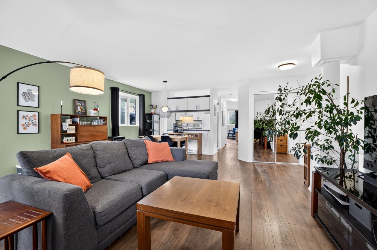 Salon — 361, Ch. de la Côte-St-Louis, 101, Sainte-Thérèse, J7E5S5, Sainte-Thérèse