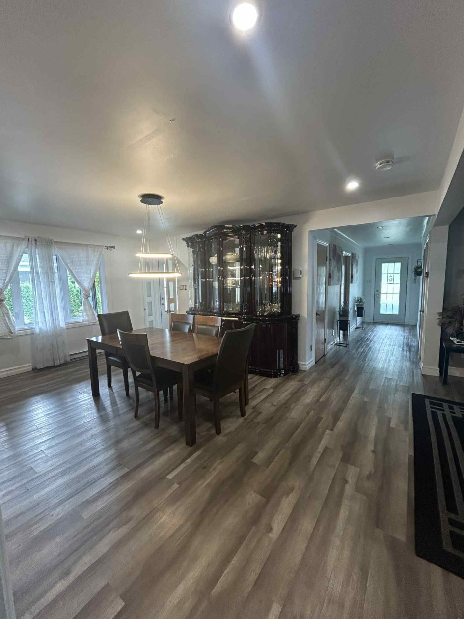 Salle à manger — 3150 Côte Richelieu, Trois-Rivières