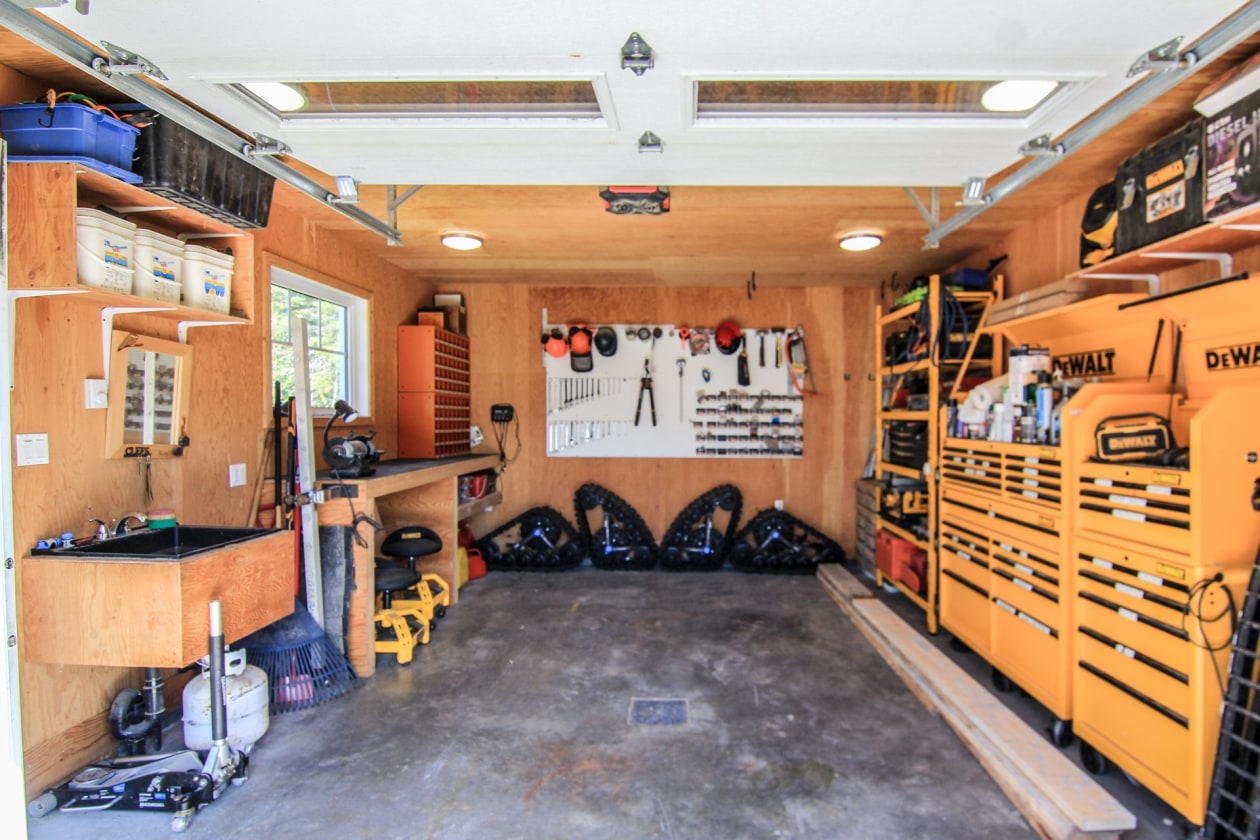 Garage — 1060, Rue des Grands-Jardins, Saint-Honoré, G0V1L0, Saint-Honoré
