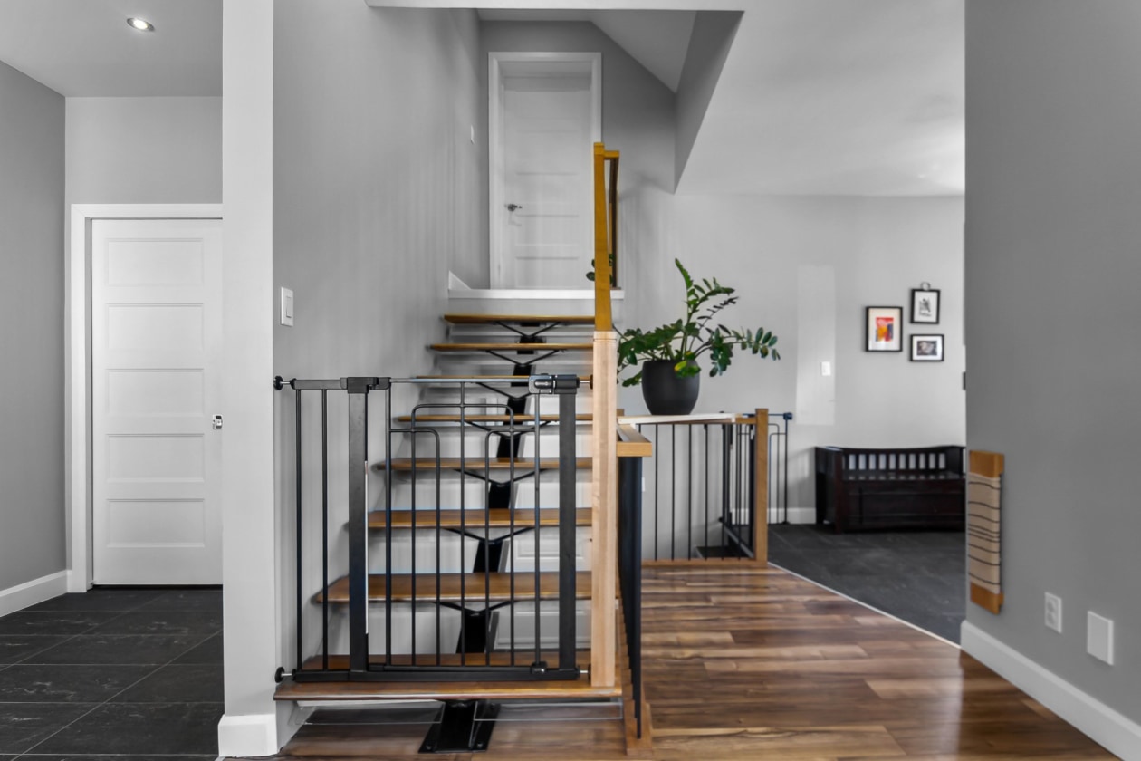 Escalier — 1060, Rue des Grands-Jardins, Saint-Honoré, G0V1L0, Saint-Honoré