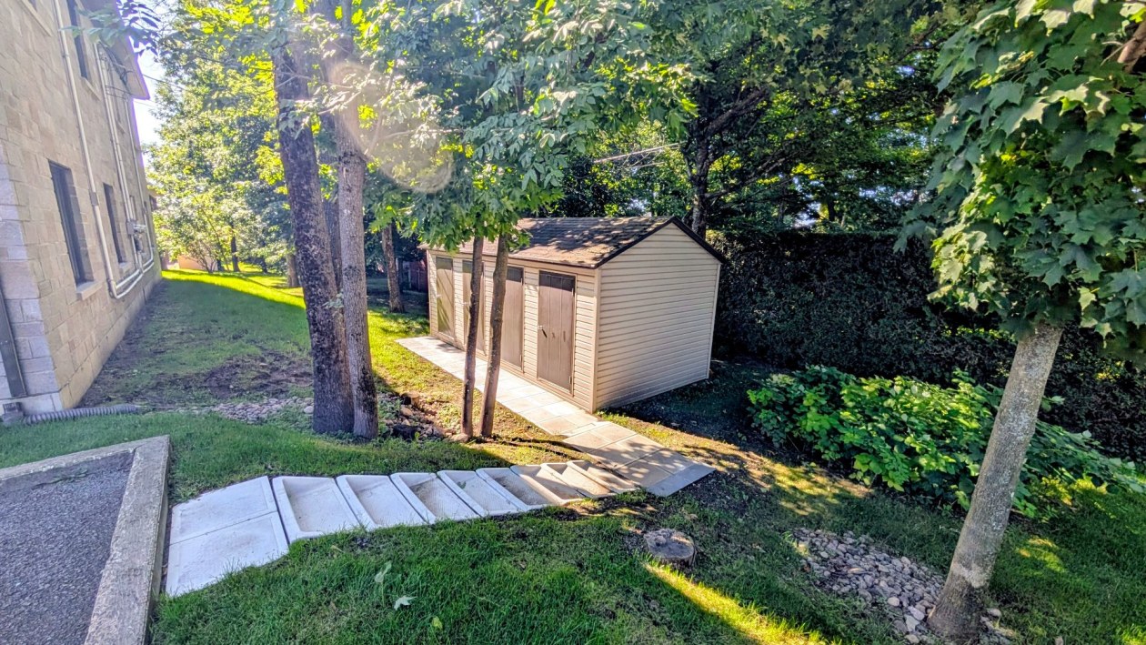 Rangement — 1187, Boul. du Loiret, Québec (Charlesbourg ), G2L0B1, Québec (Charlesbourg )