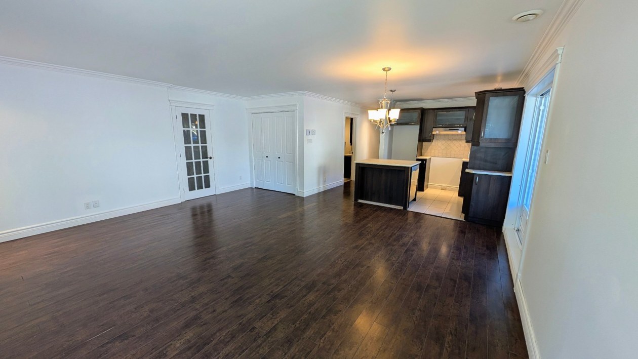 Salle à manger — 1187, Boul. du Loiret, Québec (Charlesbourg ), G2L0B1, Québec (Charlesbourg )