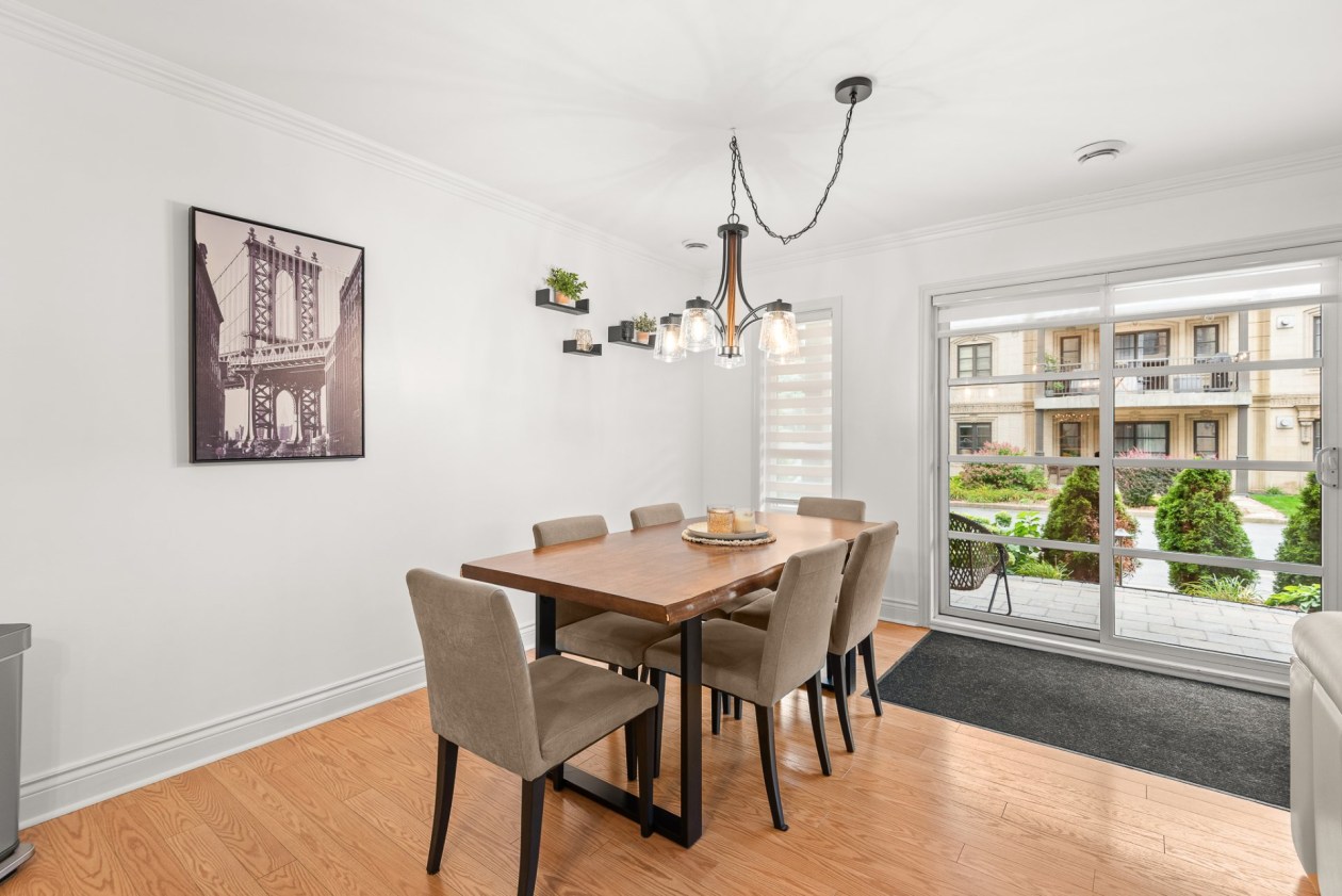 Salle à manger — 95, Rue des Manoirs, 103, Charlemagne, J5K5H4, Charlemagne